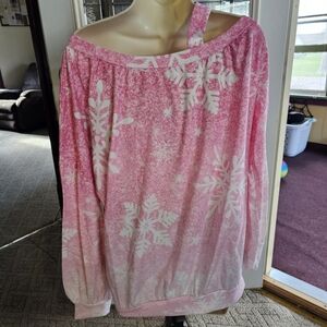 Open shoulder xmas top